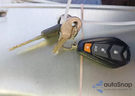 1997 Chevrolet C1500 Fleetside z USA, uszkodzony, nr VIN 2GCEC19R8V1255785